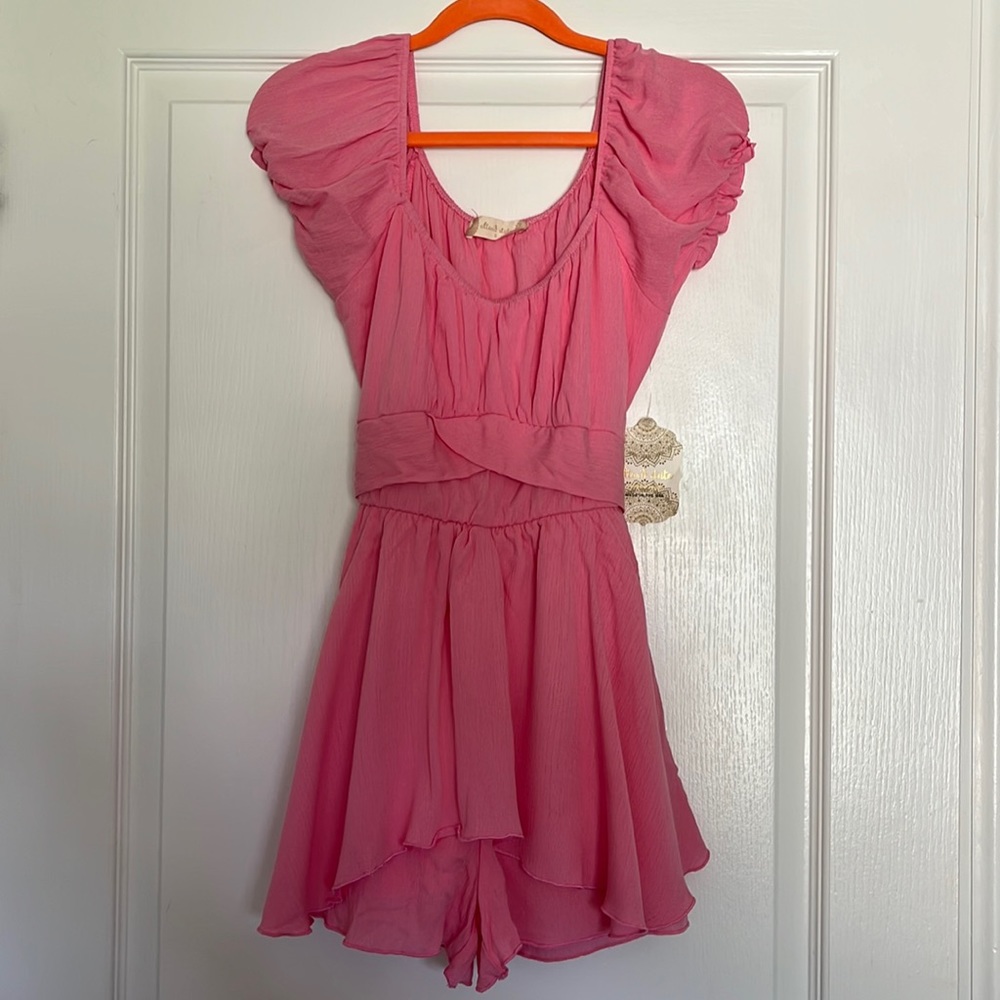 🌸Alter’d State Pink Romper NWT size Small 🌸